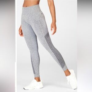 #175. NWT. Fabletics Sync Leggings High-Waisted Perforated 7/8 Heather Gray